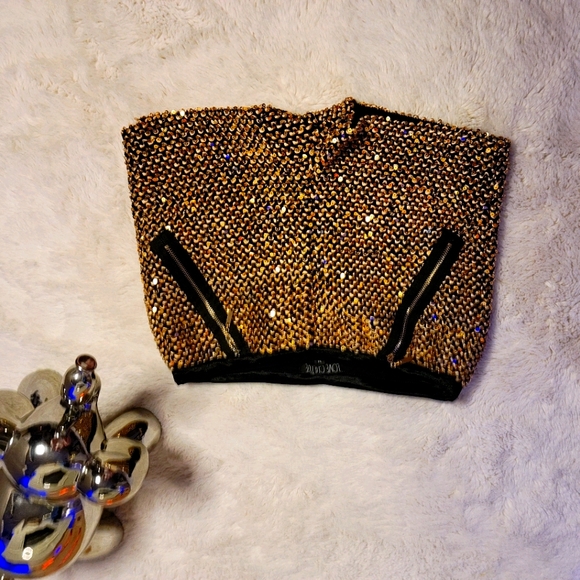 Beautiful and unique gold shorts - Picture 6 of 6